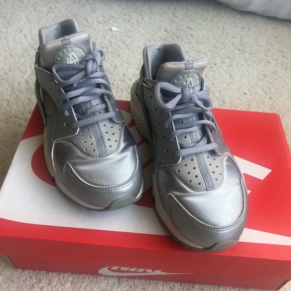 Nike Huaraches silver - Picture 3 of 5